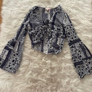 Long sleeve cropped blouse